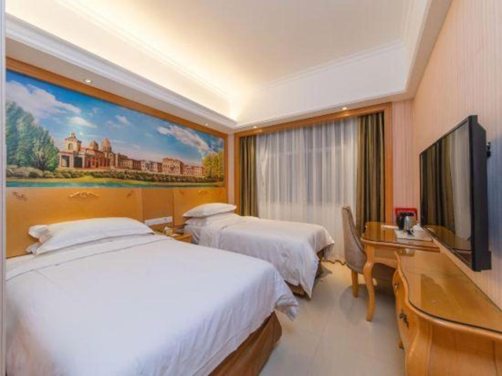 Vienna Classic Hotel Guangdong Yangxi Moon Bay Exterior photo
