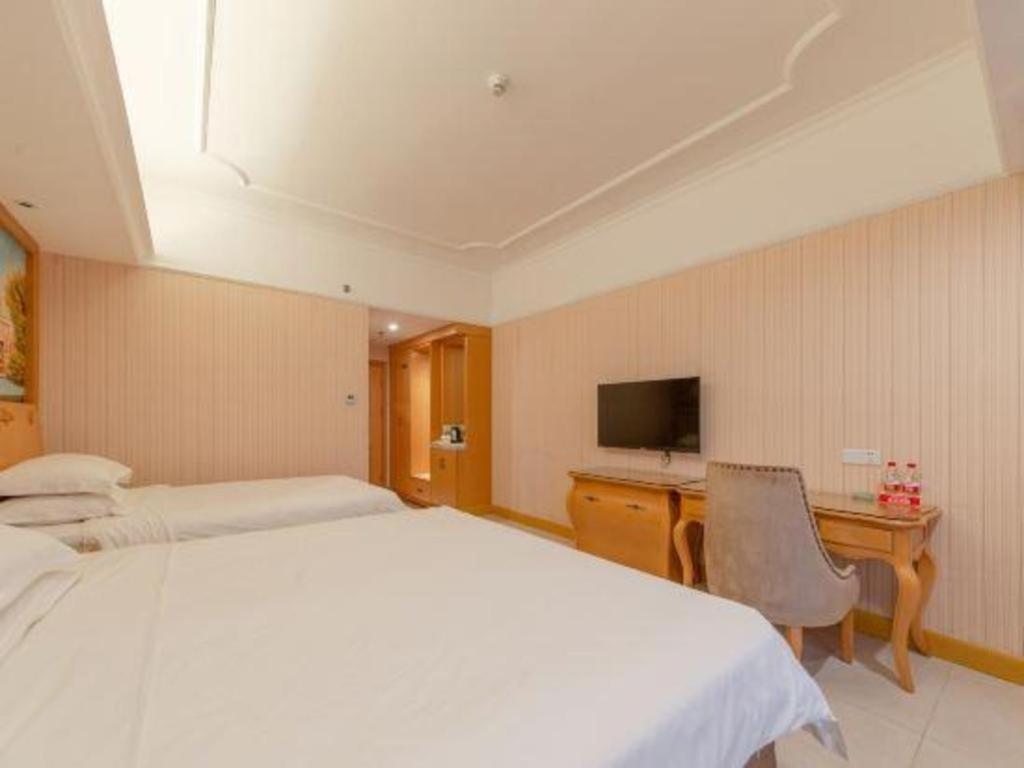 Vienna Classic Hotel Guangdong Yangxi Moon Bay Exterior photo