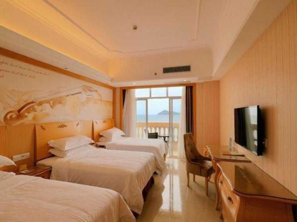 Vienna Classic Hotel Guangdong Yangxi Moon Bay Exterior photo